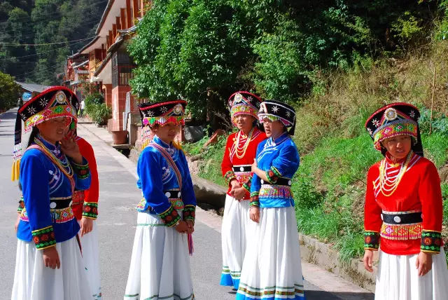 麗江戶外徒步線路,麗江戶外拓展,麗江戶外徒步,麗江企業(yè)團建,麗江老君山徒步