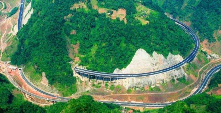 這條云南最美公路，適合自駕，現(xiàn)在還免費