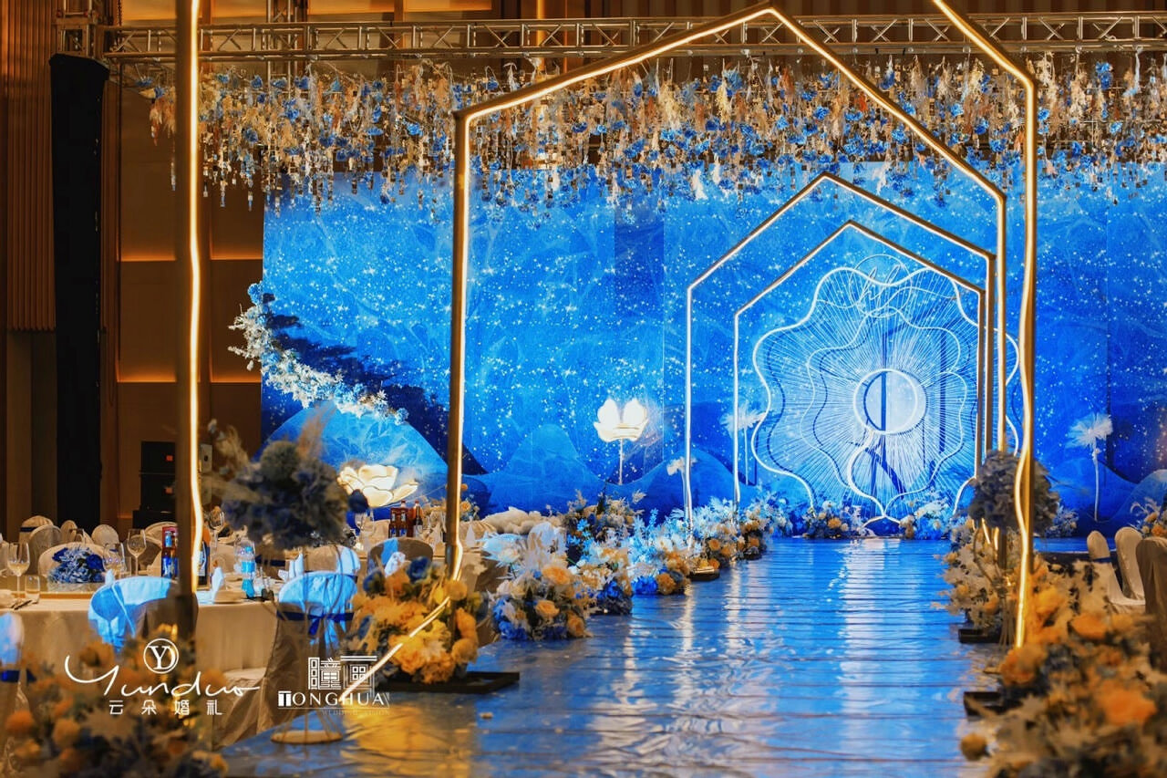 麗江全程婚禮大型策劃執(zhí)行就選麗江復華麗朗度假酒店；