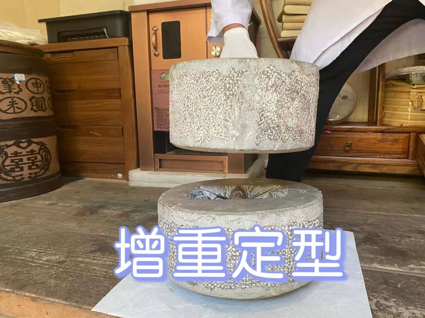 麗江古城尋寶團建制茶體驗任務(wù)