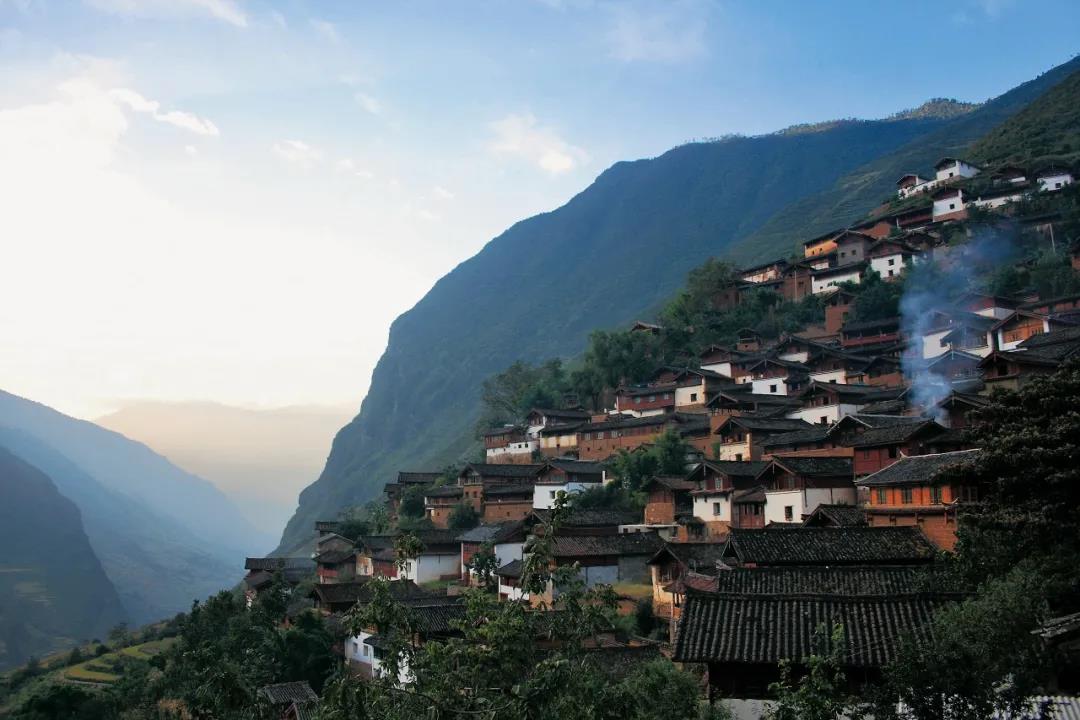 麗江石頭城，巖石上的棲居