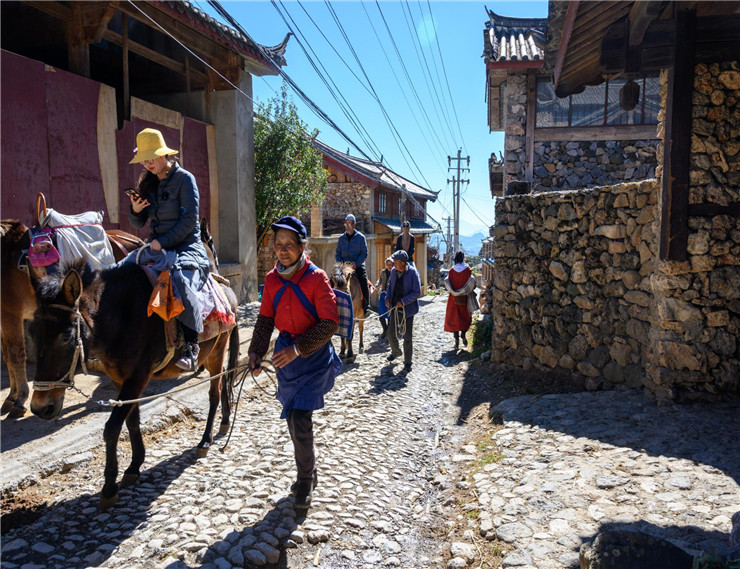 來麗江旅游可以不去古城，雪山下有座古村一定要去，美如人間仙境