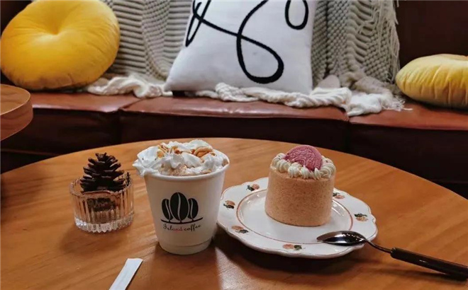 束河竟藏了一個(gè)“島”，來(lái)喝咖啡的人都稱(chēng)這是麗江“小清邁”