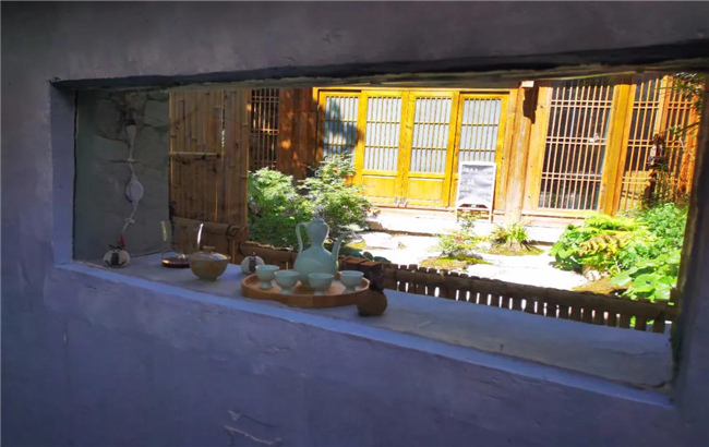 麗江古城 ，漫步古城石板路，邂逅小巷櫥窗里的詩情畫意