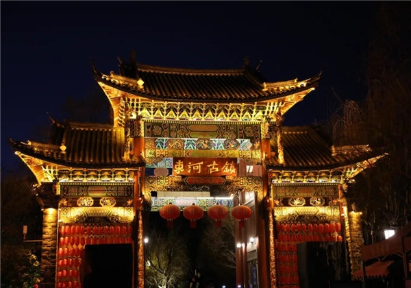 美到尖叫！束河私藏著宮崎駿動(dòng)畫里的夜景