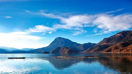 瀘沽湖，西南高原上的一個浪漫湖泊！   麗江紅色旅游