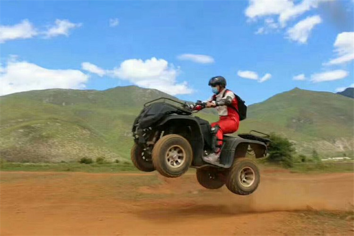 麗江戶外運(yùn)動(dòng)推薦：麗江ATV沙灘車，麗江曼沙卡丁車俱樂部推出的小眾刺激的團(tuán)建項(xiàng)目之一