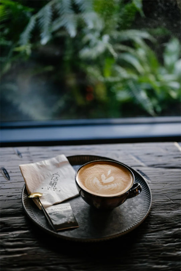 云南旅游,云南旅行社,云南團(tuán)建公司,云南策劃公司,云南會議會展,云南活動執(zhí)行,麗江旅游,麗江旅行社,麗江團(tuán)建公司,麗江策劃公司,麗江會議會展,麗江活動執(zhí)行：去麗江古城，喝一杯咖啡。